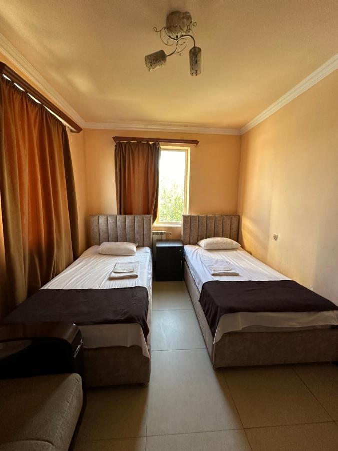 Rp Hotel- Hostel Yerevan Bagian luar foto