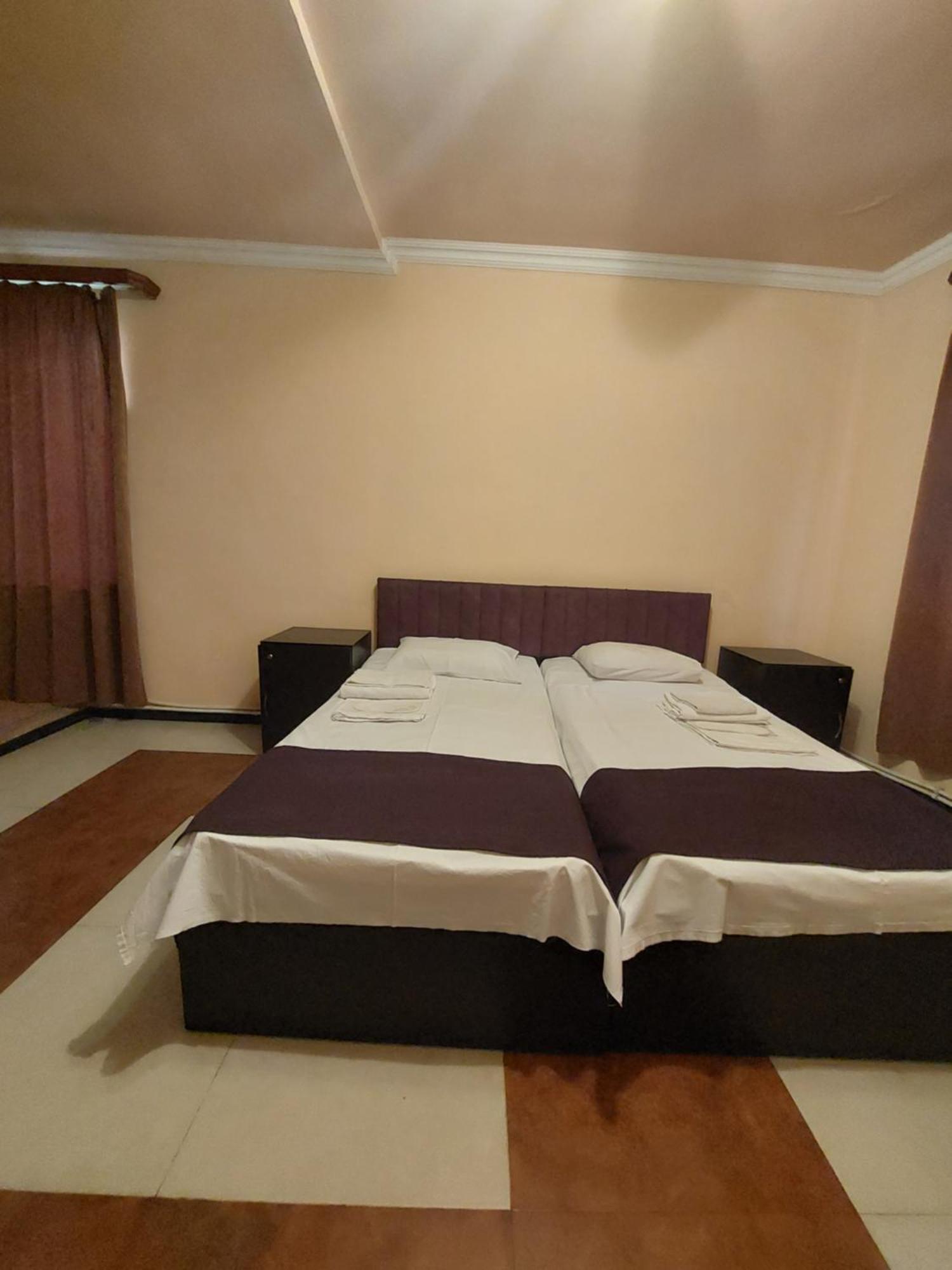 Rp Hotel- Hostel Yerevan Bagian luar foto